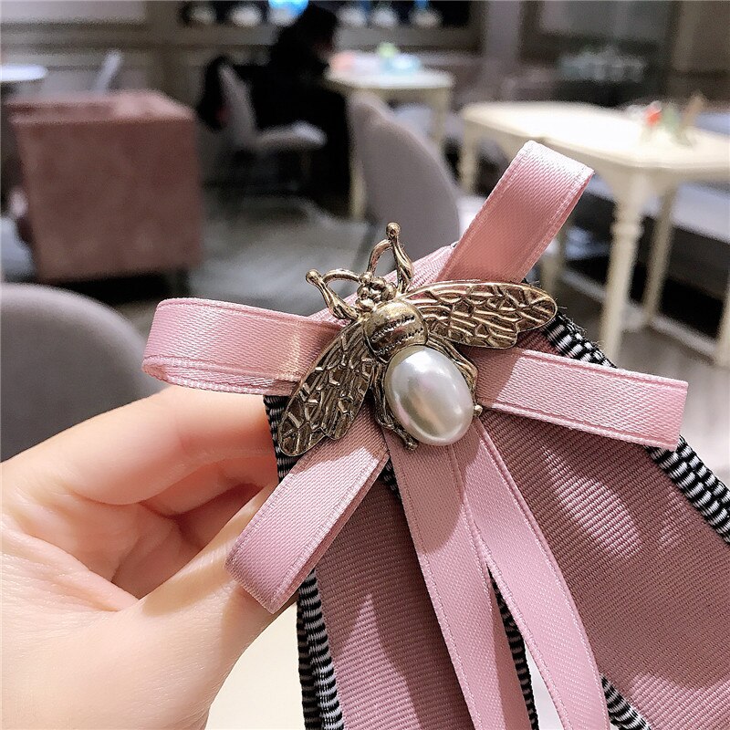 nueva coreana para mujeres bonito lazo de abejas Rosa Cinta Larga broche grande para chica Corsage pajarita