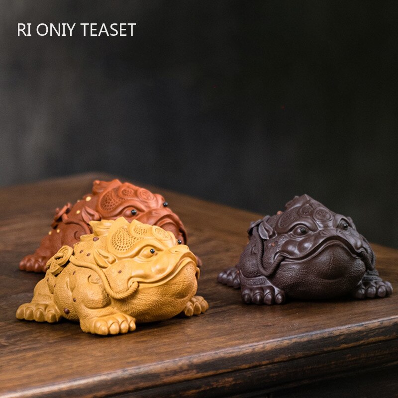 Chinese Lucky Fortune Golden Toad Statue Ornaments Yixing Purple Clay Tea Pet Handmade Sculpture Tea Set Decoration Tea Ceremony