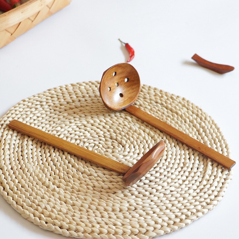 Cuchara de sopa de Ramen, cuchara de sopa de fideos japoneses con agujeros, cuchara grande de madera de cocina coreana, cuchara de madera