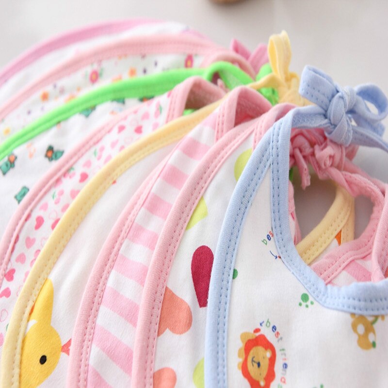 5Pcs Baby Katoen Mode Zachte Unisex Comfortabele Cartoon Patroon Slabbetjes Willekeurige Levering