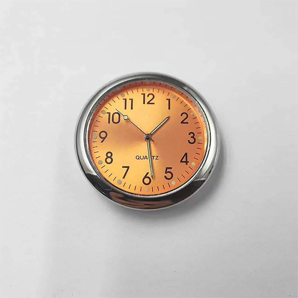 Automobil Uhr Armaturenbrett Auto Uhr Innen Dekor Tragbare Mini Uhr Dekoration Leuchtende Analog Uhr Ornamente Für Autos: Silber