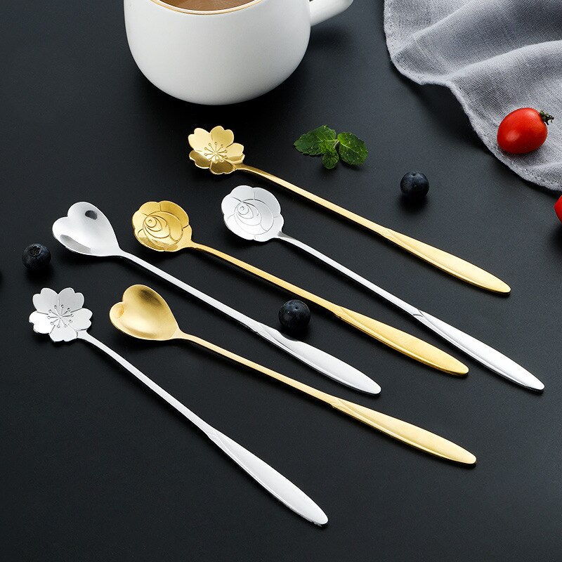 1pc lange håndtak gylden blandeskje i rustfritt stål hjerteformet skje hjemme japansk stil søt kronblad dessertskje