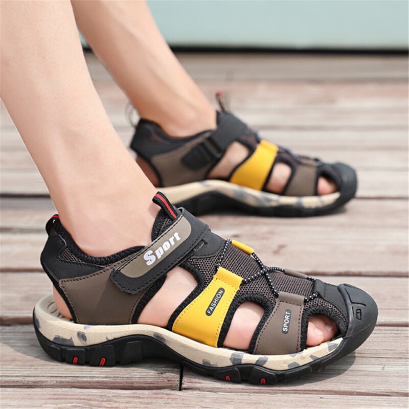 Sandalias con punta envolvente para hombre, zapatos deportivos transpirables para exteriores, anticolisión, zapatillas de playa antideslizantes para verano