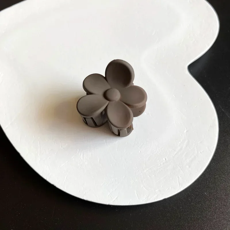 6 uds nueva pinzas para el cabello de flores para mujer pinzas para el cabello pequeñas pinzas de cangrejo cola de caballo esmerilada Clip de tiburón tocado accesorios para el cabello: YELLOW