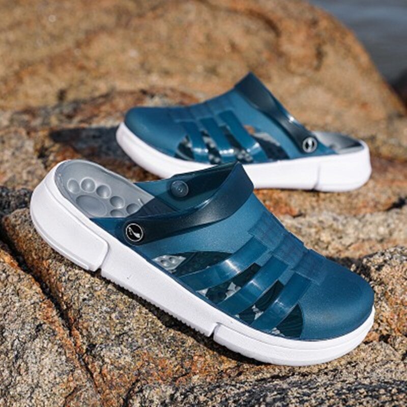 Sommar herr sandaler vatten strand herr bekväma tofflor herr sandaler herr skor med hål för män halkfria sandaler мужские сандалии