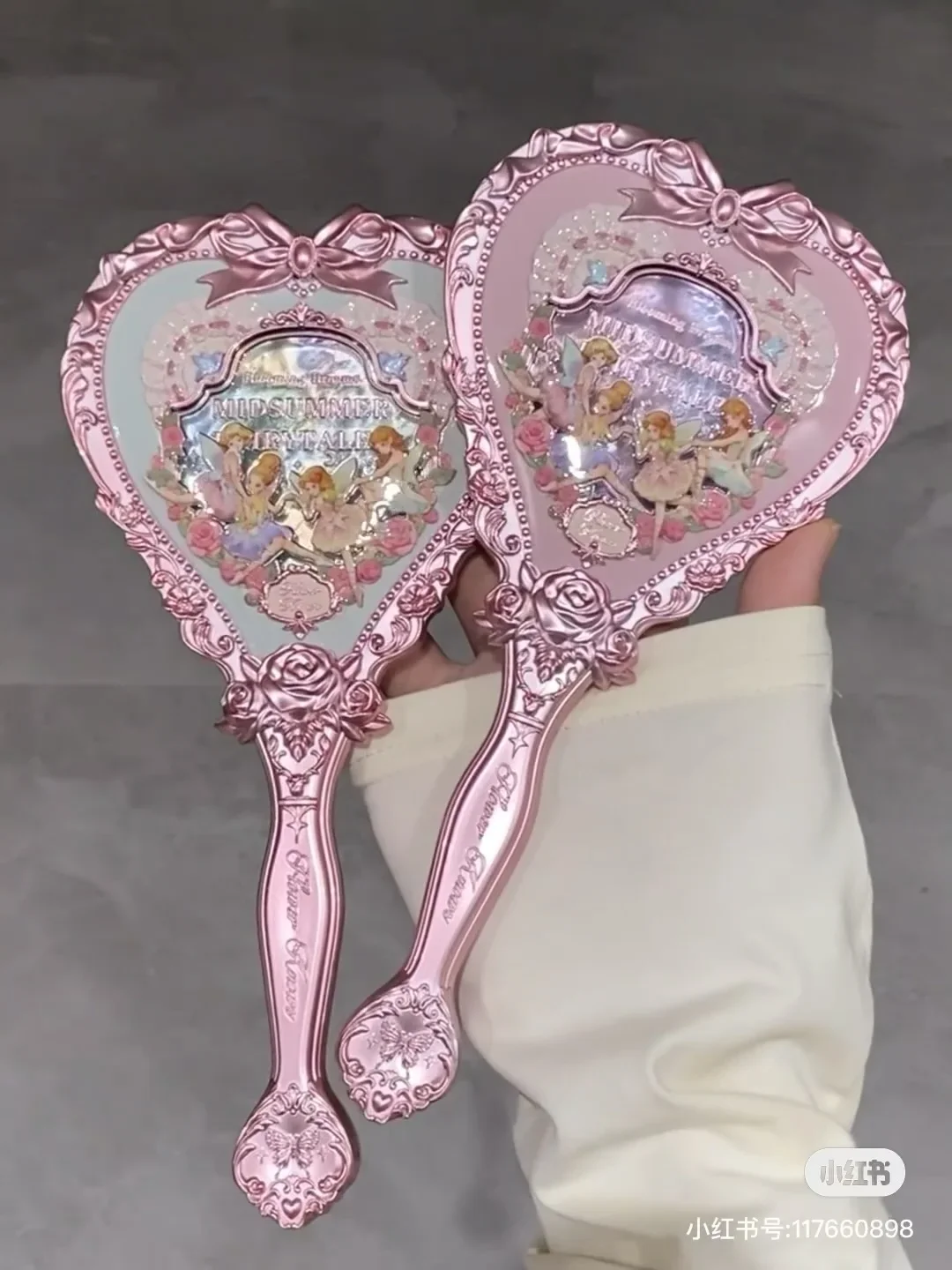 Flower Knows Little Angel Series Espejo de mano 3 tipos Exquisitos herramientas de maquillaje en relieve