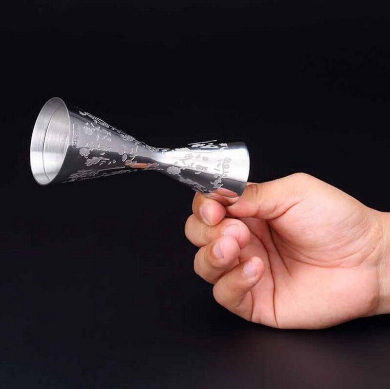 Coctelera con cinta grabada de acero inoxidable, medidas para martini