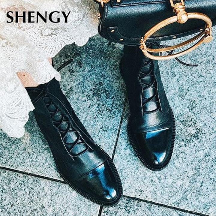 SHENGY-Botas planas de charol de estilo británico para mujer, botas en Punta Negra, botas de moto guapas