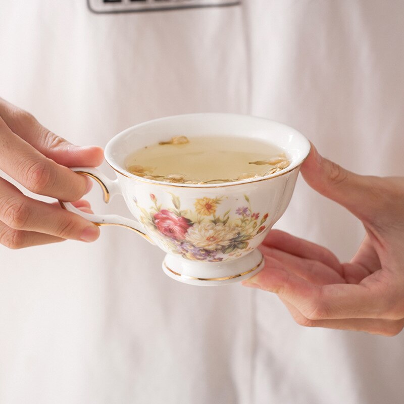 Style européen du nord Royal première classe en céramique porcelaine tasse à café ensemble tasse à thé tasse à lait avec soucoupe et cuillère motif de fleurs