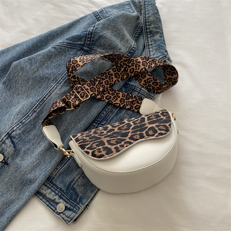 Crossbodytassen met brede band en luipaardprint voor dames, modeontwerper schoudertas voor dagelijks gebruik, veelzijdige dameshandtassen: WHITE