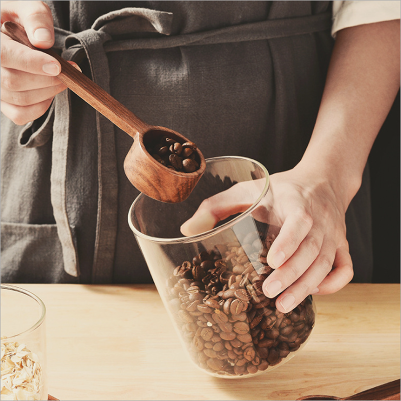 Langhånds kaffeskje - kaffeskje av tre i sortere valnøtt, mål til malte bønner eller te 8g/10g
