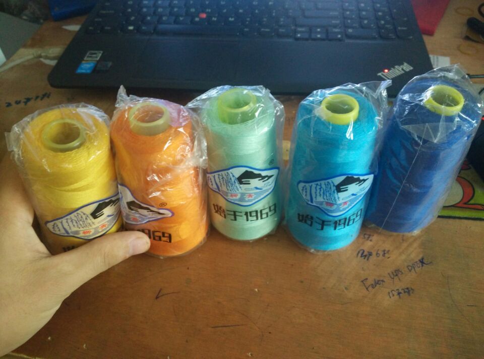 3000 yards/piece Polyester thread Green/Blue/Red Durable sewing threads for shirt/dress Weight : 95g