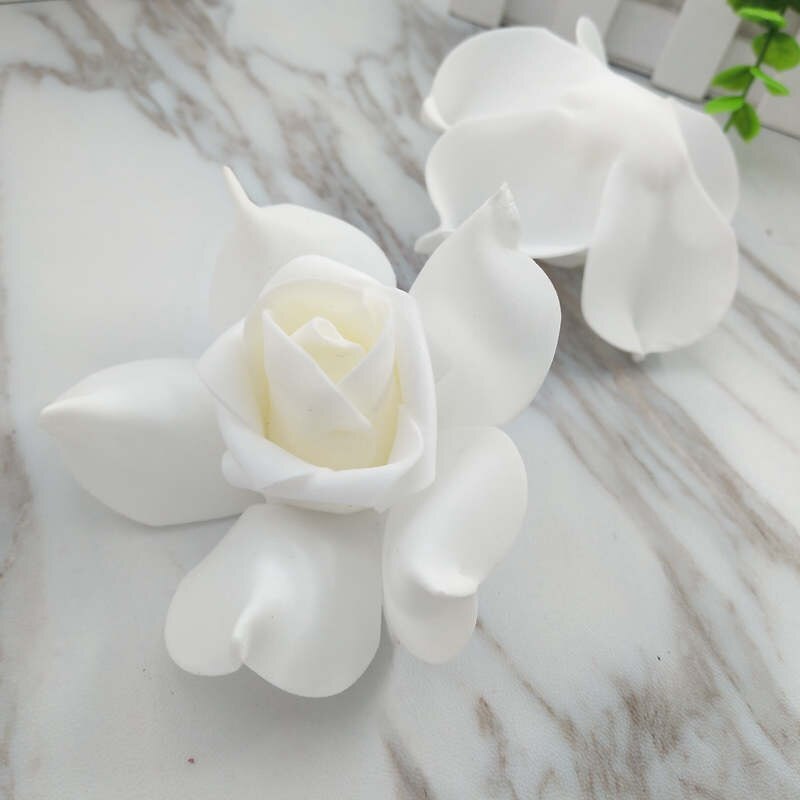 Tee itsesimulaatio pe foam rose kukka pallo kukka-asetelma kaaria 4.5 cm 5 kpl: Valkoinen