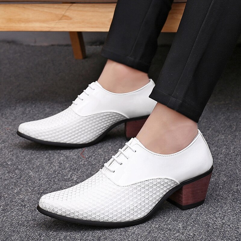 hombres blanco Formal zapatos de tacones altos Oxfords suave mocasín Homme Chaussure aumento de la altura de la vestido Barco de conducción zapatos Gommino