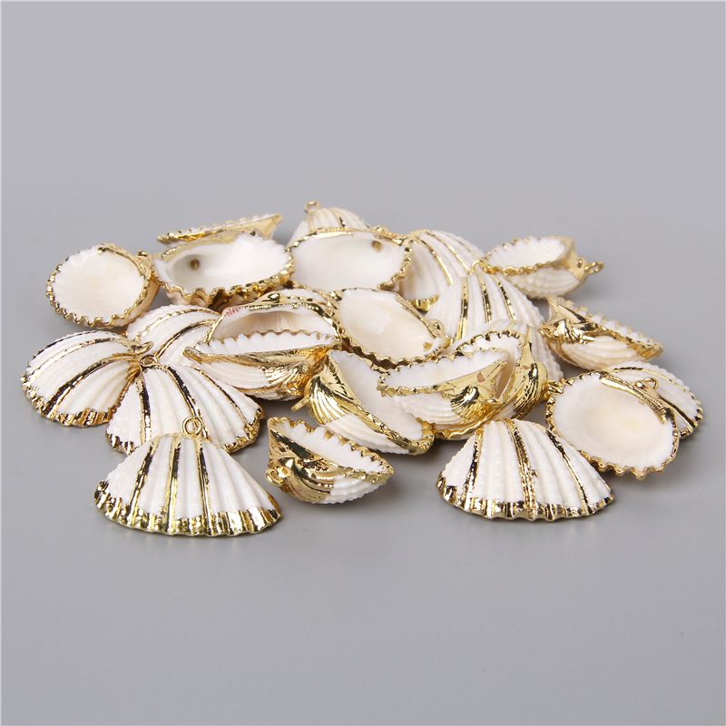 19 Stijlen Natuurlijke Shell Charms Tiny Conch Porceleinslak Schelpen Hanger Voor Diy Sieraden Maken Ketting Armband Oorbellen 2-10Pcs: L / WHITE