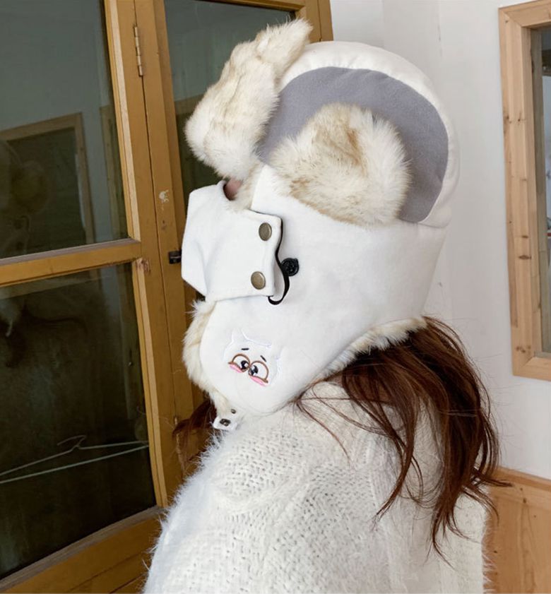 Del ricamo del fumetto di Lei Feng cappello Russia orecchio-sbatté cappello donne cappelli bombardiere caldo di spessore cappello di inverno tutto'aperto: bianca