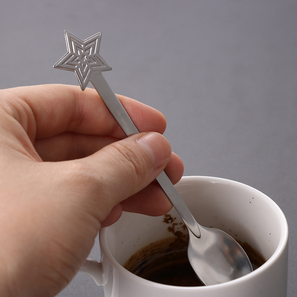 4 stk/sæt rustfrit stål juletema snemand juletræ sokker kaffeskeer is desserter ske drikke te kugler
