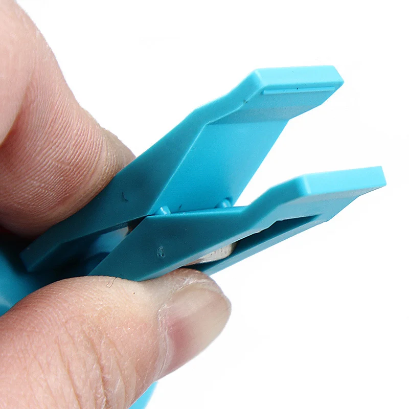 1 paar auto-interieur raam clip mount zwarte zuignap clip plastic sucker verwijderbare houder voor zonnescherm gordijn handdoek ticket