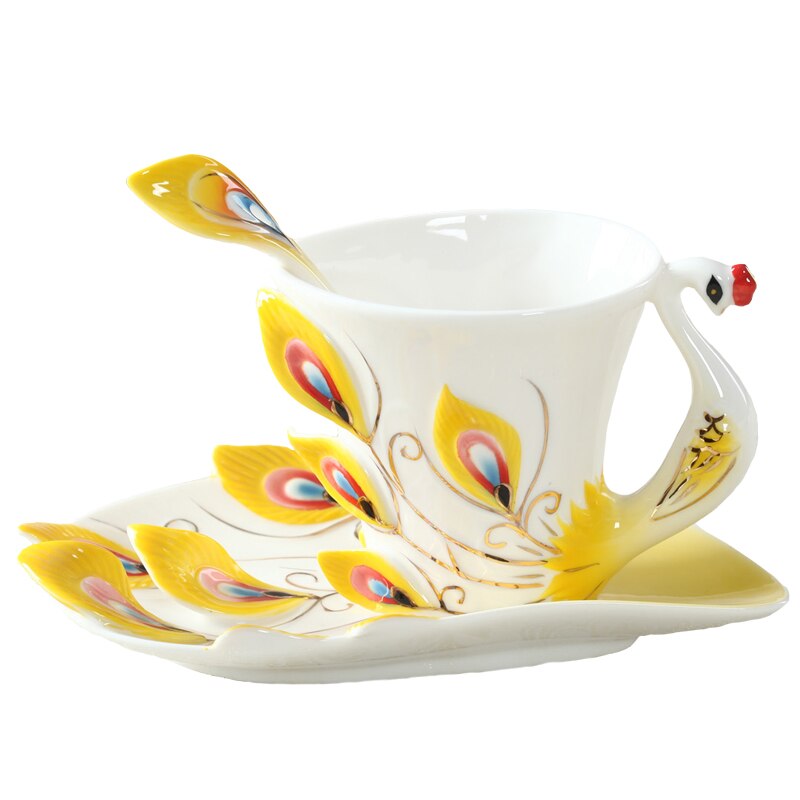 1 stk påfugl kaffekopp keramiske krus benporselen 3d farger emalje porselenskopp med tallerken og skje kaffe te sett
