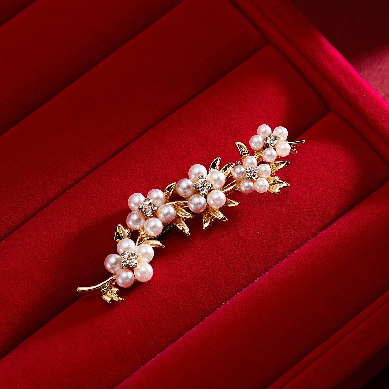Zomer Kristal Parel Druif Bloem Broches Voor Vrouwen Leuke Luxe Boeket Broche Pin Mode-sieraden Elegante Bruiloft Accessoires