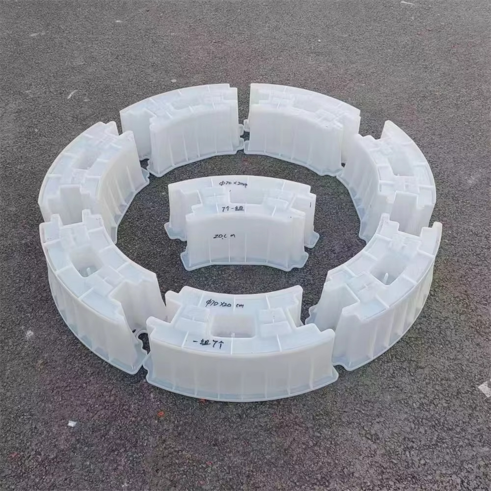 Boîte technique circulaire de moule de puits en béton, inspection de moule en plastique de brique, nuit au sol