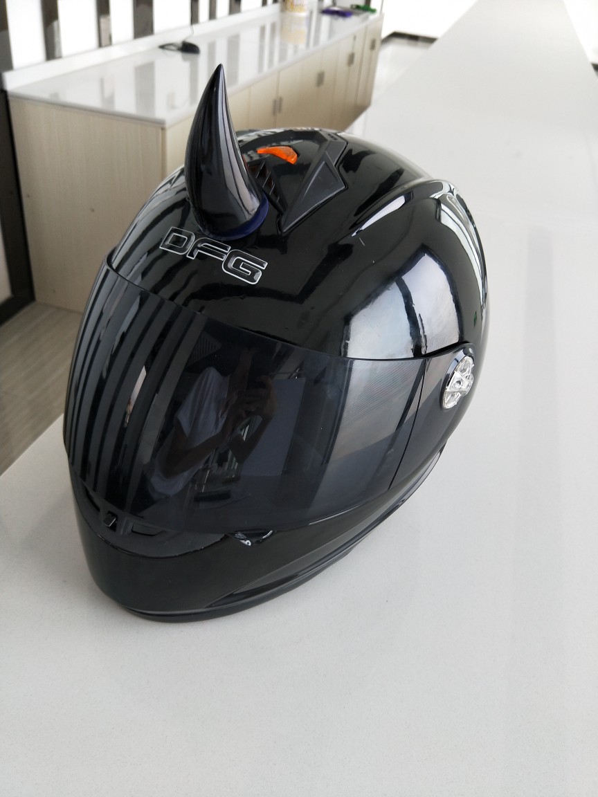 estilo Punk casco de la motocicleta decoración del palo del cuerno del diablo para el casco