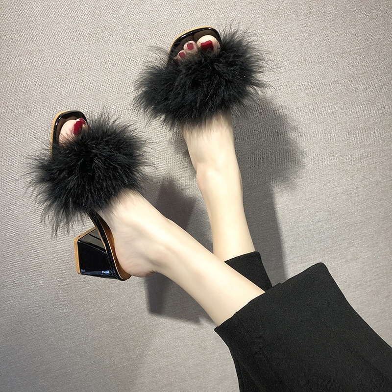 Gennemsigtig pels slides kvinder sko tykke høje hæle fluffy fjer hjemmetøfler slip på firkantet tå dame lodne hår klipklapper