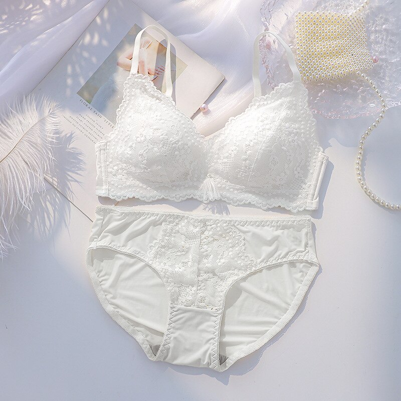 Summer Thin Big Breast Small Wireless Push up and Anti-Sagging Ultra-Thin White Bra Underwear