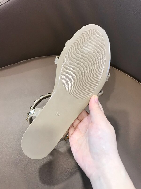 Sandalias romanas con remaches para mujer, zapatos de tacón plano de goma de PVC con punta abierta, estilo V de