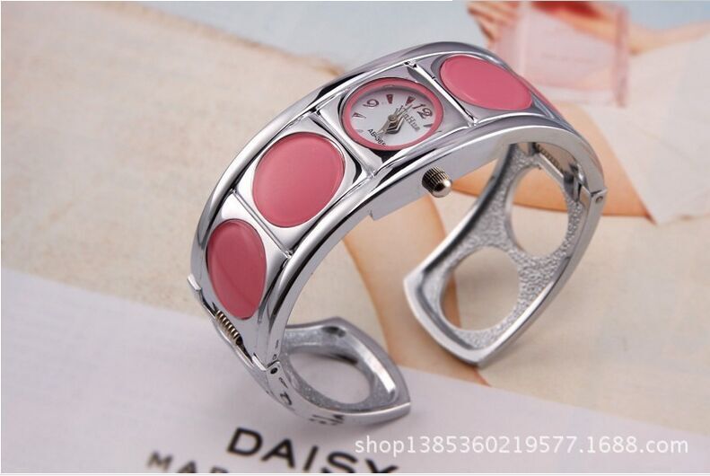 Brand Big Diamond Shape Crystal Bracelet Watches Women Timepiece Female Wristwatch Dress Watch Relogio Feminino orologio donna: Pink