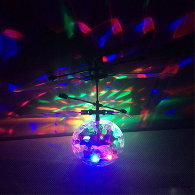 Bambini RC Flying Ball Led palline di volo luminose aerei elettronici a infrarossi giocattoli telecomandati per bambini che rilevano elicottero