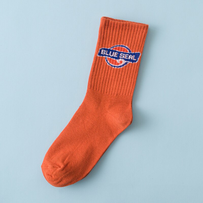 Men and Women Socks Street hip-hop autumn and winter Crew Socks Alphabet College Wind Socks: Orange