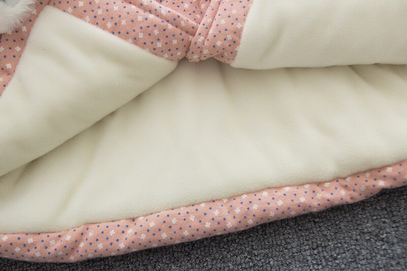 Abrigo con capucha de dibujos animados para niña con bolsa de amor, abrigo grueso de invierno para niños que mantienen el calor, Chaqueta de algodón para otoño para niñas