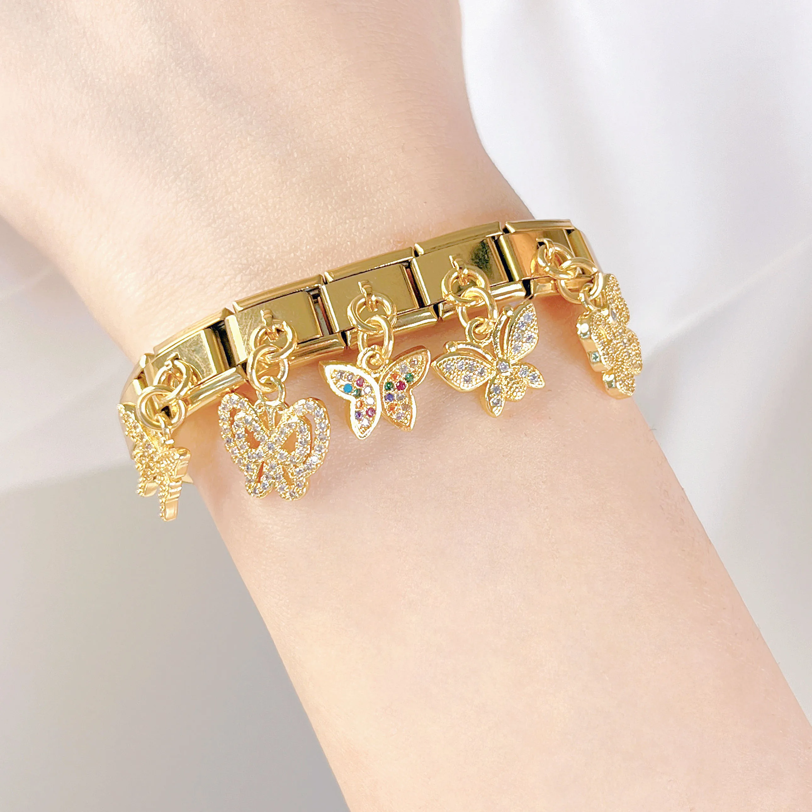 Hapiship 2023 Mode Mooie Schattige Vlinder Oogverblindende Cz Charme Italiaanse Links Fit 9Mm Armband Diy Maken Sieraden Dj624