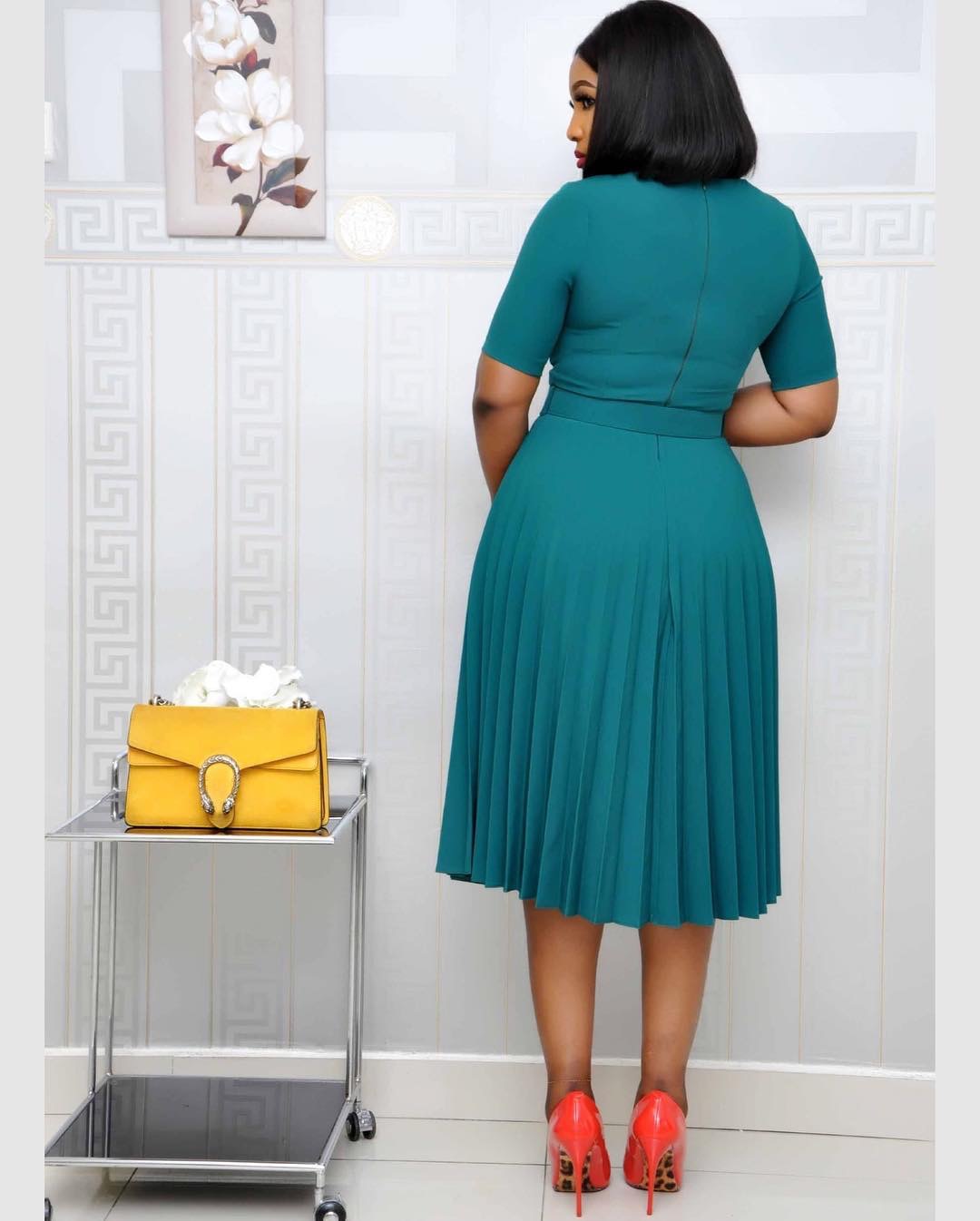 Summer Plus Size Pleated S-5Xl Dress Ladies O-Neck Short Sleeve Solid With Belt Mid-Calf Office Lady Dresses For Women