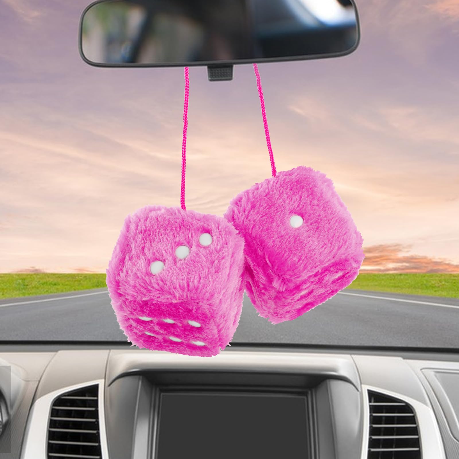 Dés pelucheux pour miroir de voiture, paire de dés en peluche pelucheux carrés rétro de 2.7 pouces avec points pour suspendre des accessoires de voiture, intérieur moelleux