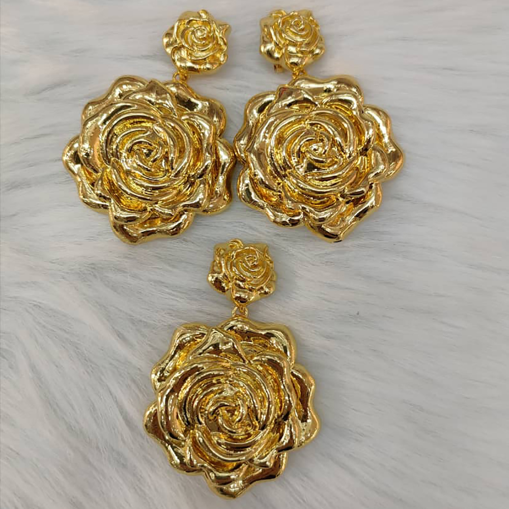 Dubai Gouden Kleur Sieraden Sets Voor Vrouwen Ketting En Oorbellen Bloemvorm Hanger Braziliaanse Afrika Bruiloft