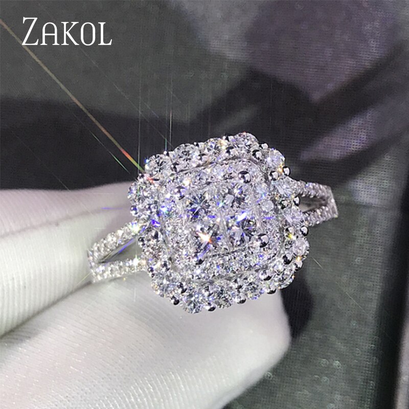 Zakol Prachtige Vierkante Vorm Vrouwen Ring Volledige Bling Iced Out Micro Pave Crystal Zirkoon Dazzling Bridal Wedding Engage Sieraden