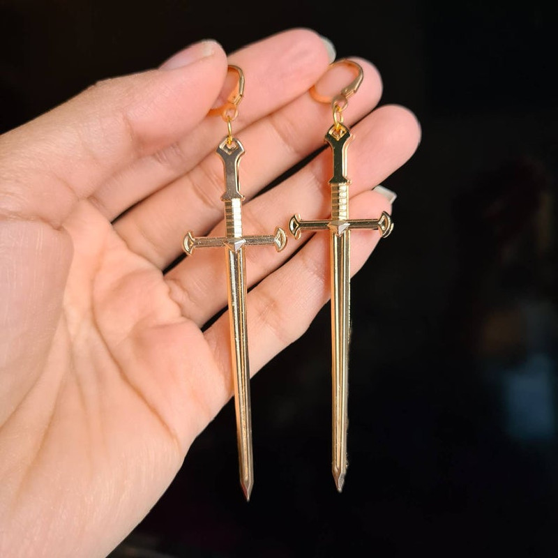Pendientes de espadas góticas de Color dorado, Tarot Medieval gótico largo, declaración alternativa vikinga, para hombres y mujeres, joyería mística