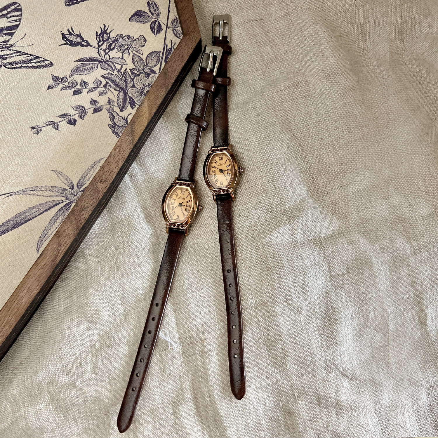 Reloj con correa de cuero marrón café para mujer, informal, Vintage, , esfera de reloj con forma de barril a la con decoración de diamantes de imitación, 1 ud.