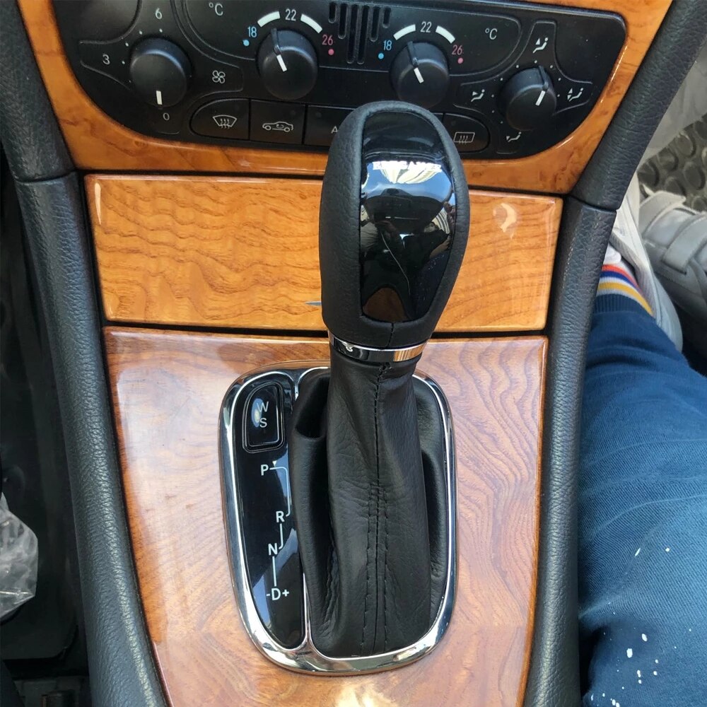 Alta qualidade preto automático botão do deslocamento de engrenagem com gaitor boot para mercedes benz w203 w209 acessórios automóveis: With ELEGANCE Logo