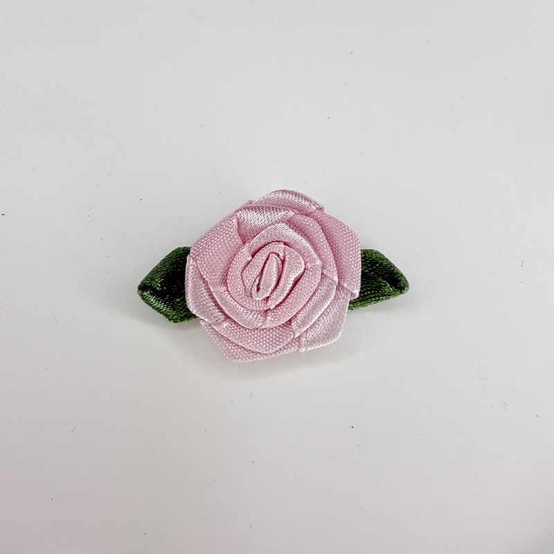Satinband Rose Knospe Blumen Knospen mit grünen... – Grandado