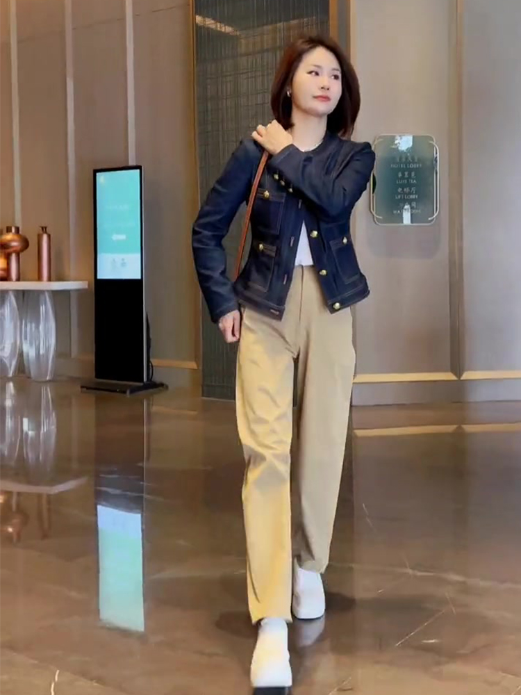 Cappotto di jeans stile classico girocollo blu 2024 Temperamento allentato retrò corto di alta qualità primavera e autunno delle nuove donne