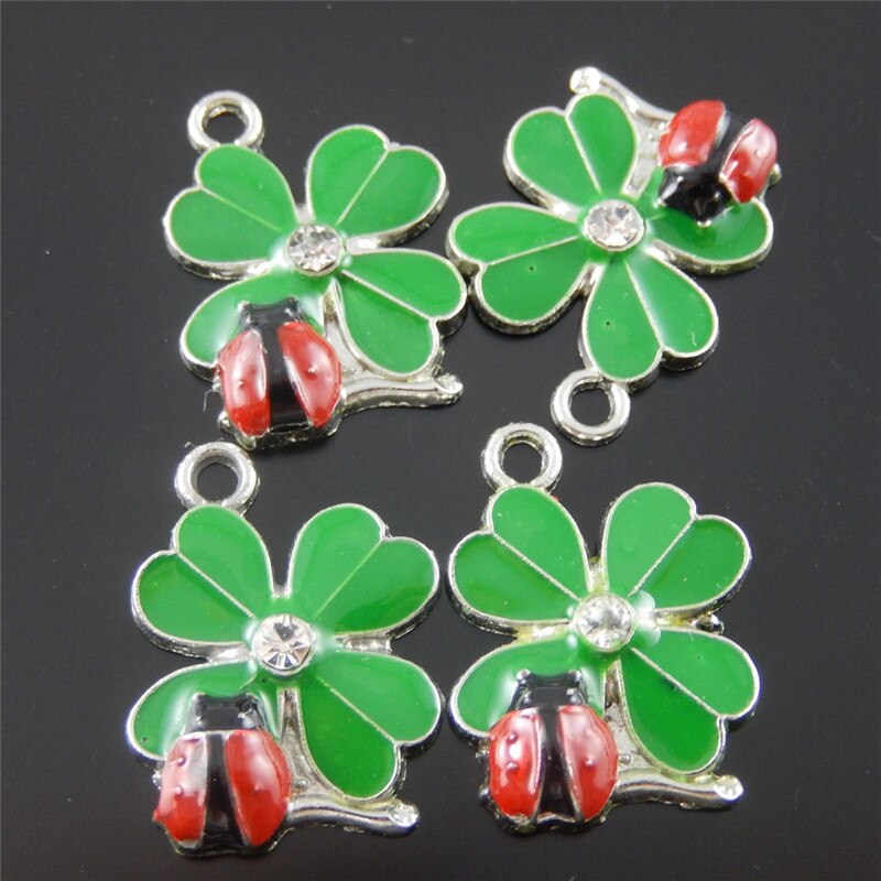 20 pièces vert et rouge couleur trèfle coccinelle fleur émail pendentif breloque bijoux trouver collier accessoires de téléphone 37058