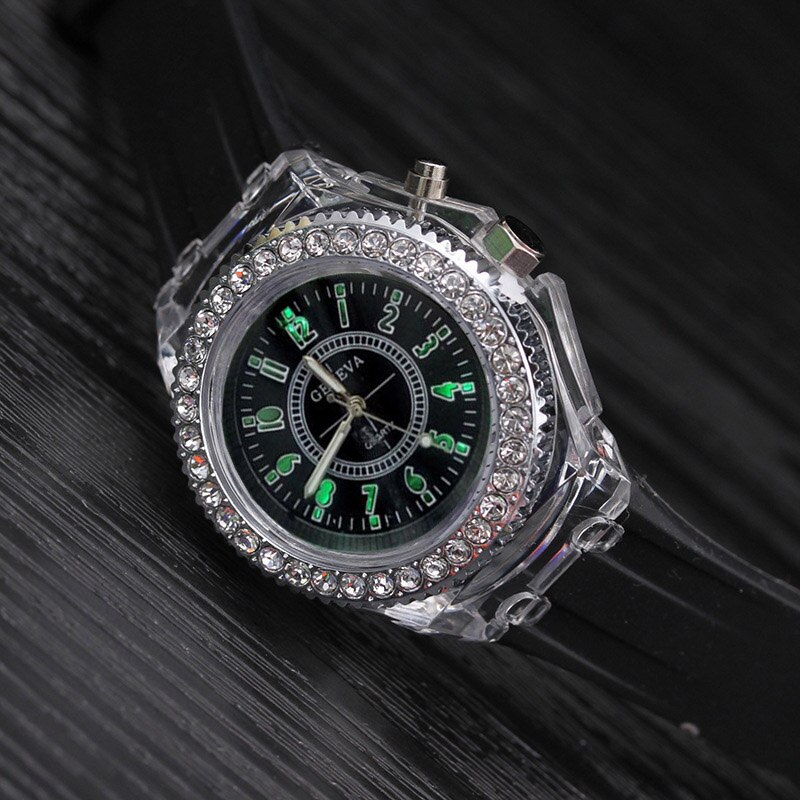 Damklänningar klocka silikon led självlysande kvinnor män sportarmbandsur 7 färger flash quartz klockor relogios masculino: Svart
