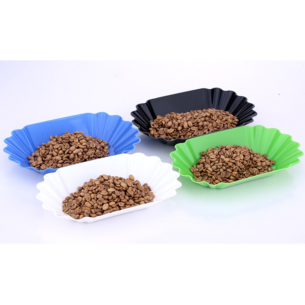 Kaffekoppning provbricka snack tallrik skål oval bricka för gröna och rostade kaffebönor plocka