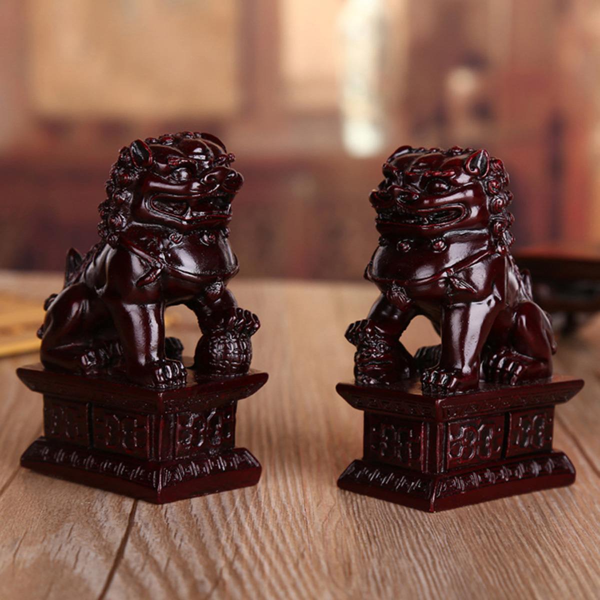 1 Pair Red Chinese Carving Fengshui Lions Resin Fu Foo Dog Guardion Door Lions Statue Beast Statue for Home Sculpture Decoration