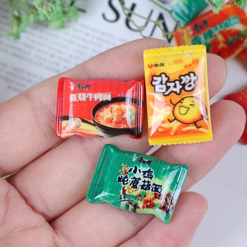10pcs Simulation Instant noodles Pretend Food Toys DIY Accessories