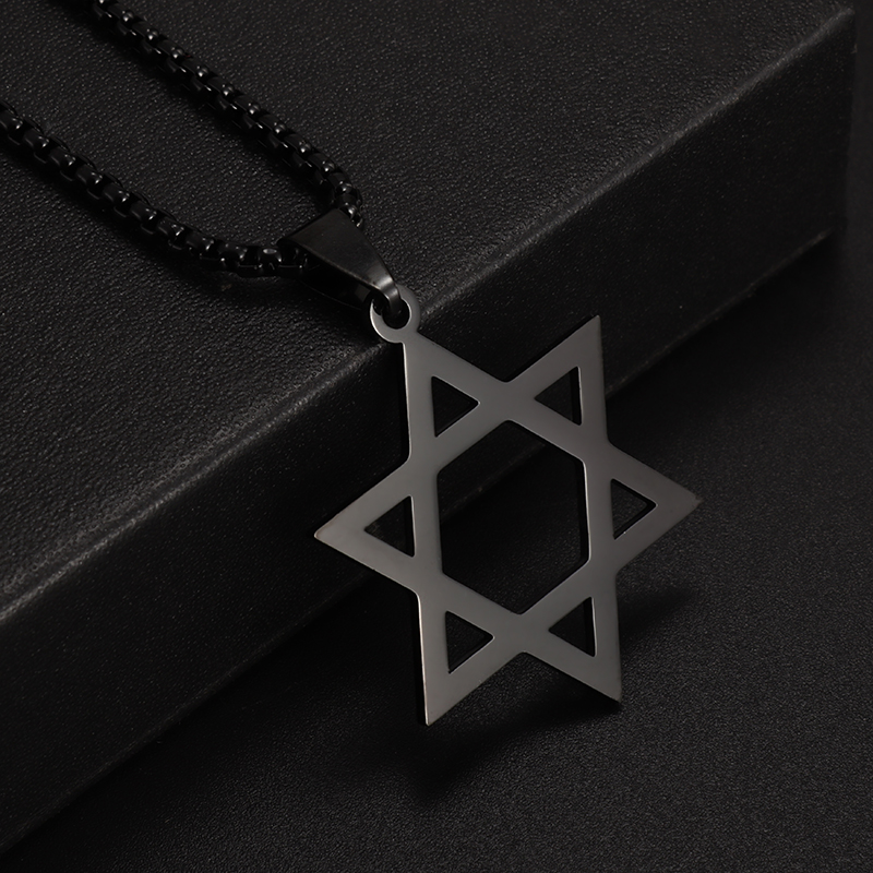 Hip Hop Star of David Pendant Men\'s Six Pointed Star Necklace Judaism Shield of David Amulet Jewelry: Titanium Plated