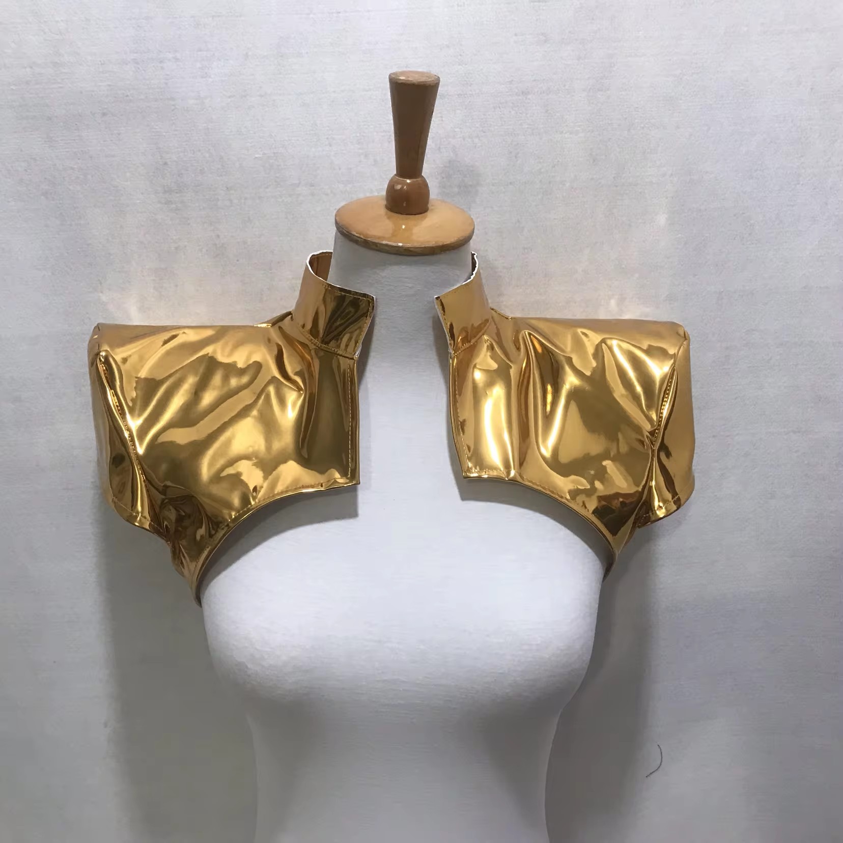 Schulter polster Rüstung Jazz Tanz Unisex Gold Silber Leder Weste männliche Frauen Tänzer Team Performance Kleidung Bar Bühnen zubehör: L / Beige